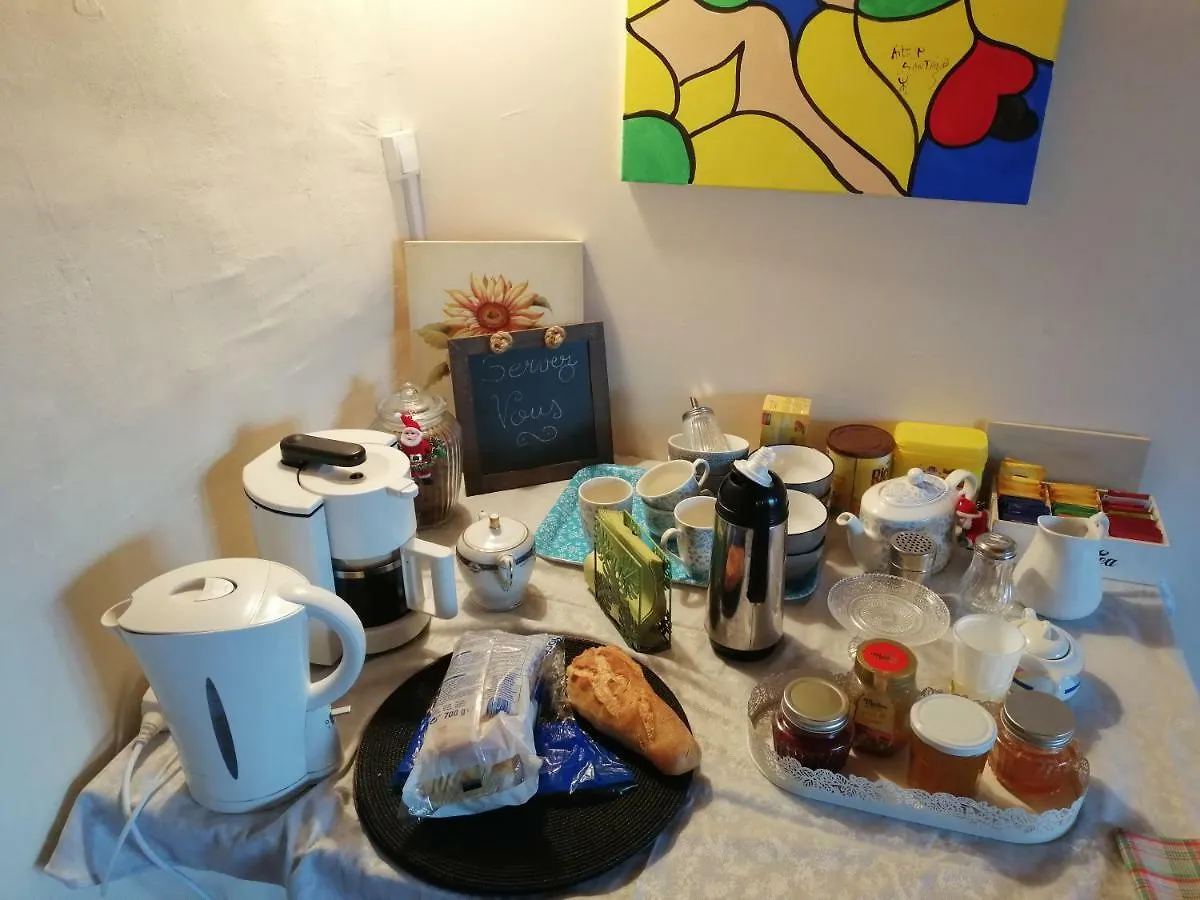 Bernadette Appartement Chouvigny Accommodatie bij particulieren